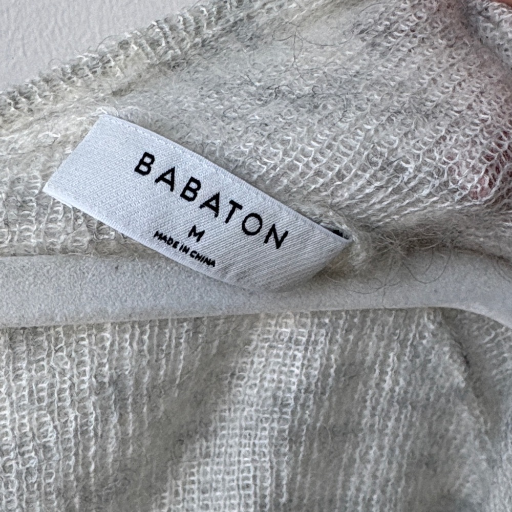 Like new lightweight Babaton cardigan - Picture 2 of 6
